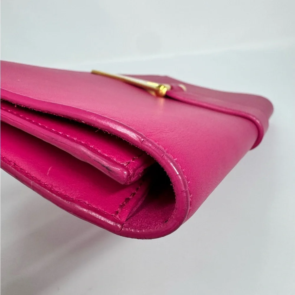Authentic Saint Laurent - YSL Chyc Large Pink Leather Clutch - Picture 7 of 10